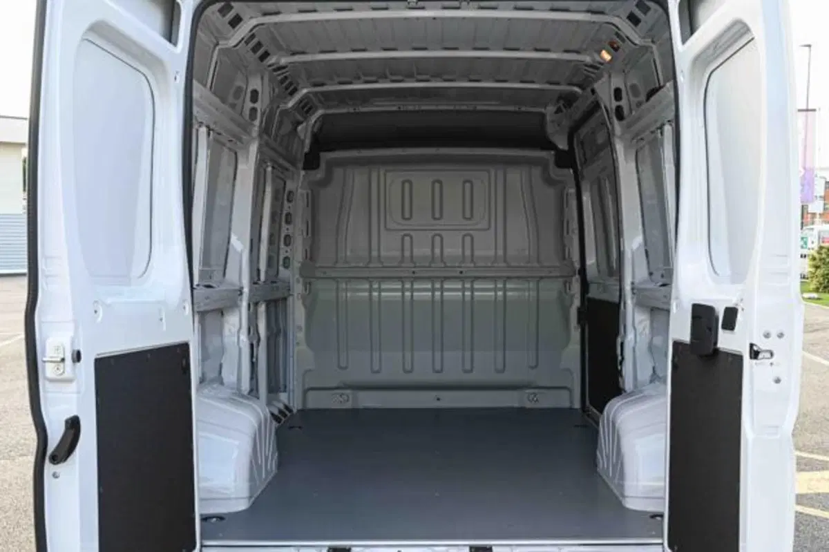 Fiat Ducato Furgone nuova a Torino (8)