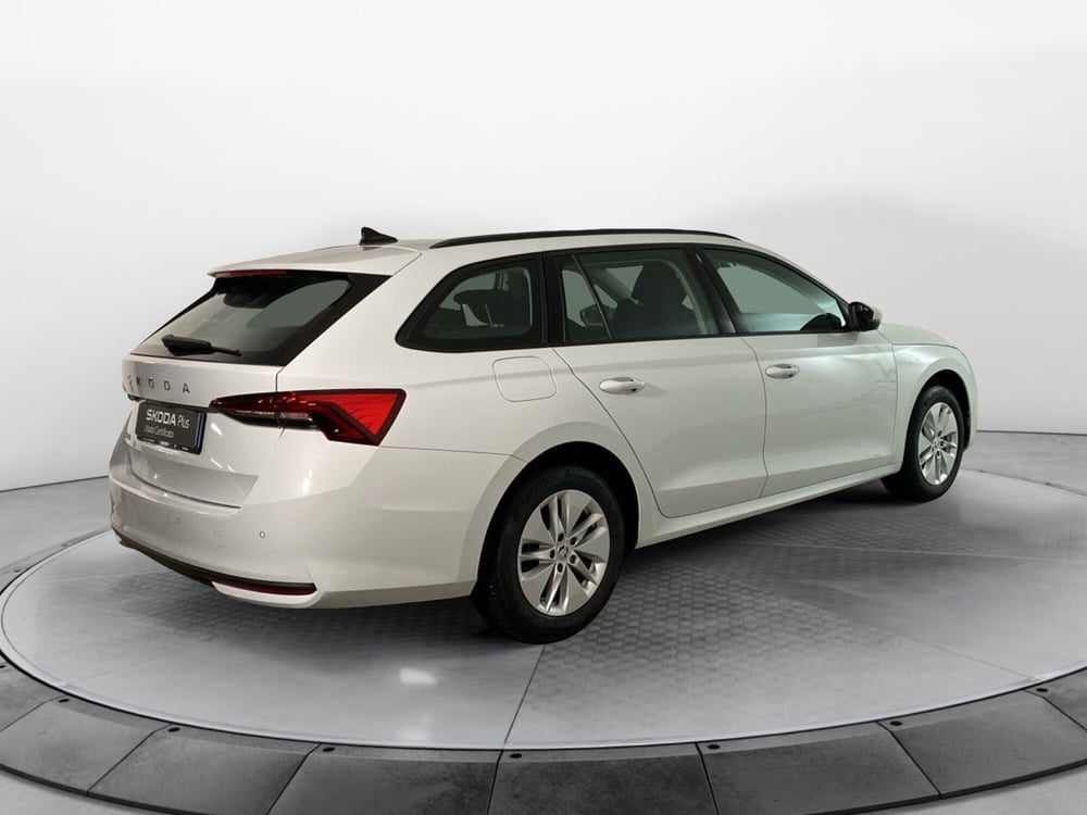 Skoda Octavia Station Wagon nuova a Varese (6)