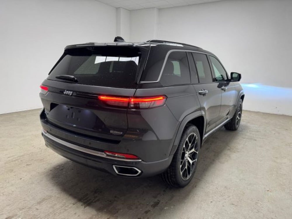 Jeep Grand Cherokee nuova a Biella (8)