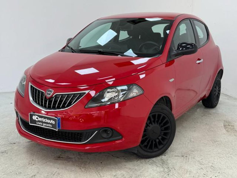 Lancia Ypsilon usata a Como