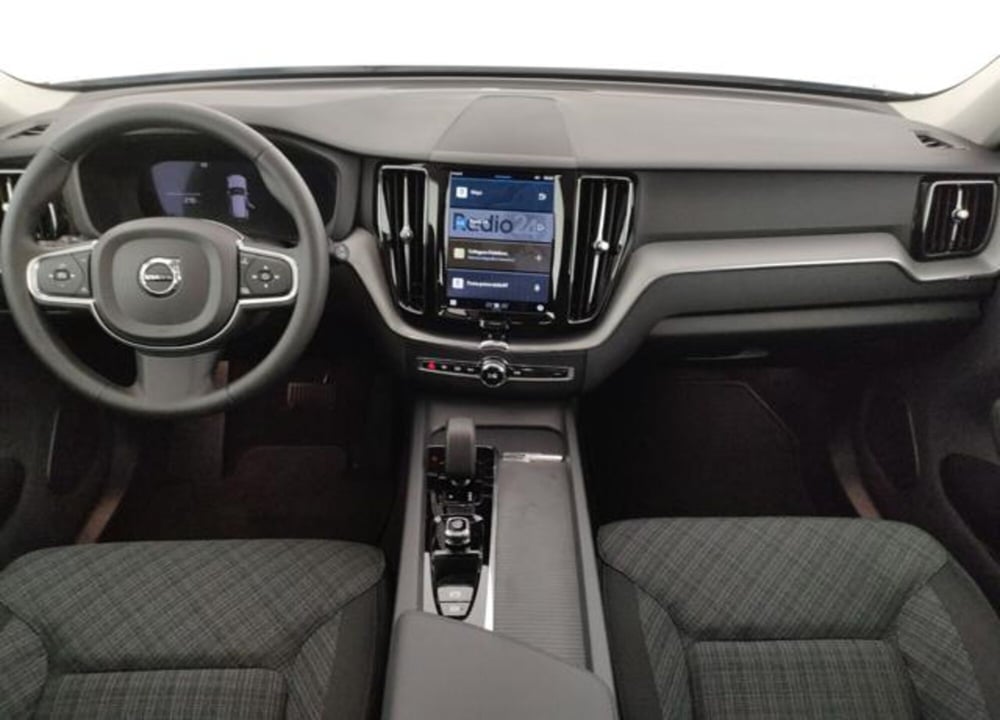 Volvo XC60 nuova a Modena (11)