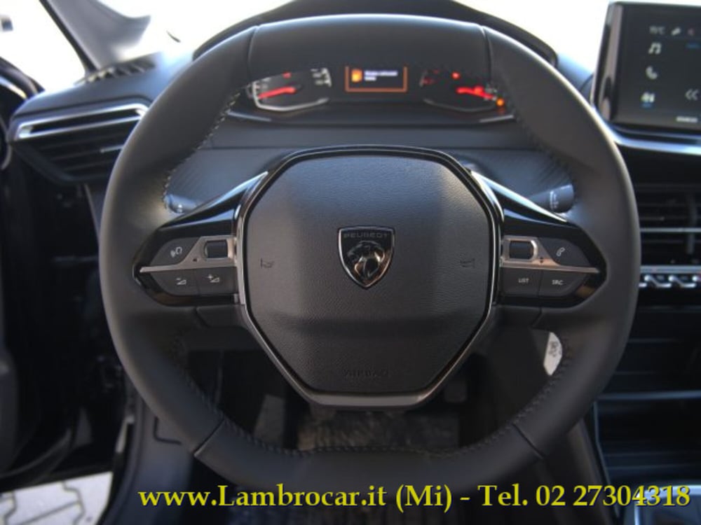 Peugeot 208 nuova a Milano (6)