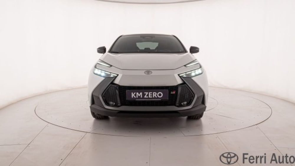 Toyota Toyota C-HR nuova a Padova (4)