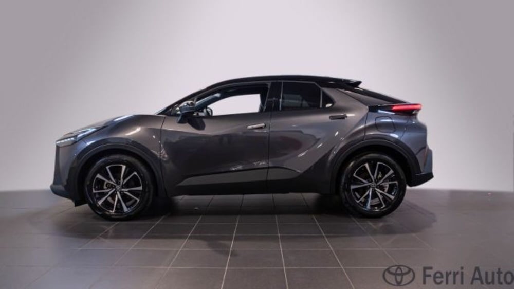 Toyota Toyota C-HR nuova a Padova (2)