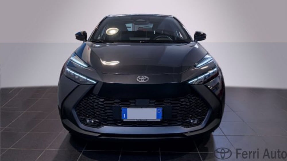 Toyota Toyota C-HR nuova a Padova (4)