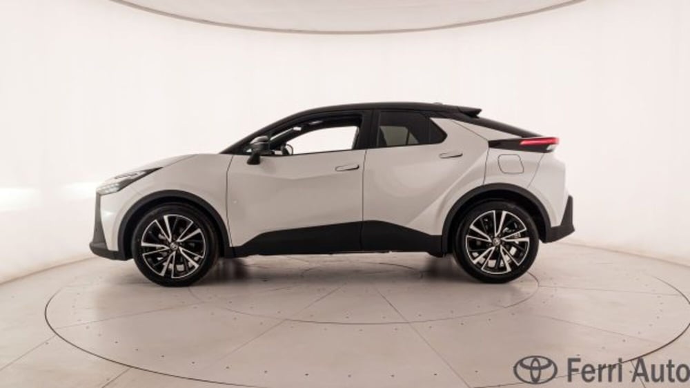 Toyota Toyota C-HR nuova a Padova (2)