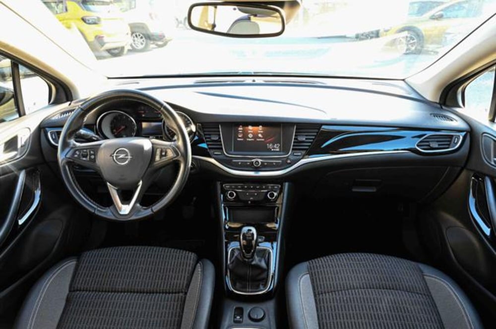 Opel Astra usata a Torino (11)