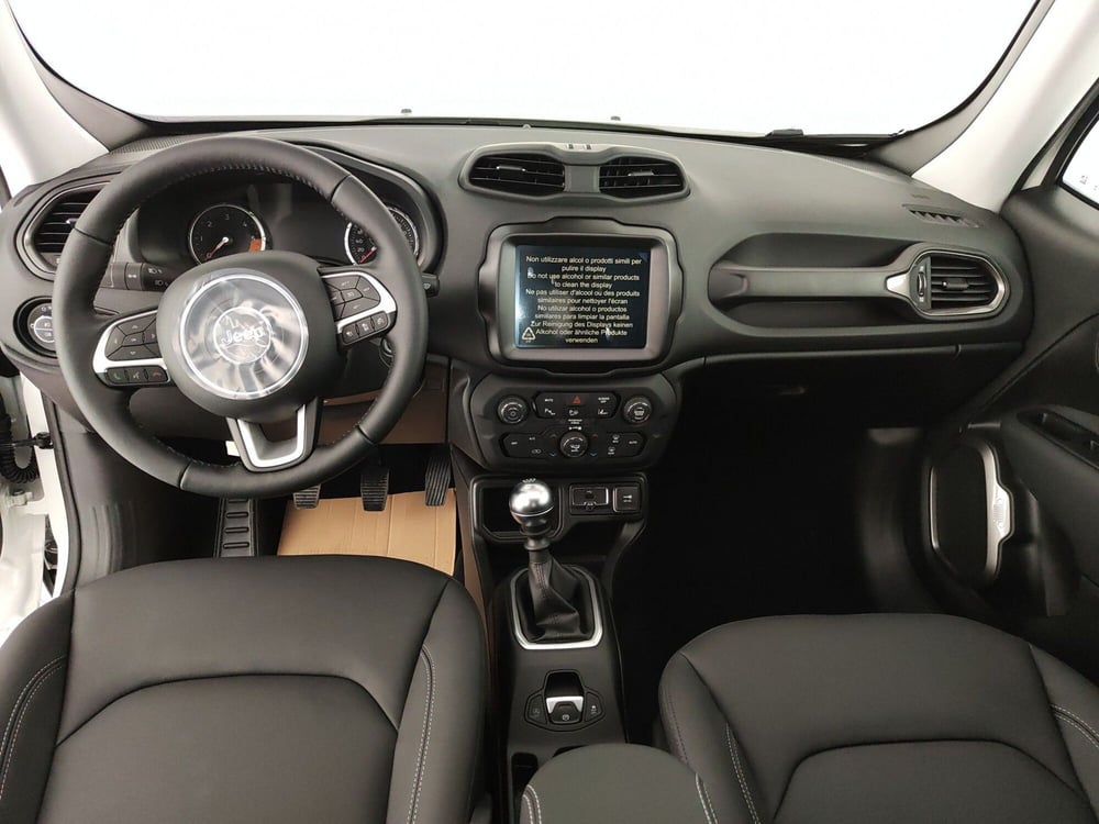 Jeep Renegade nuova a Caserta (17)