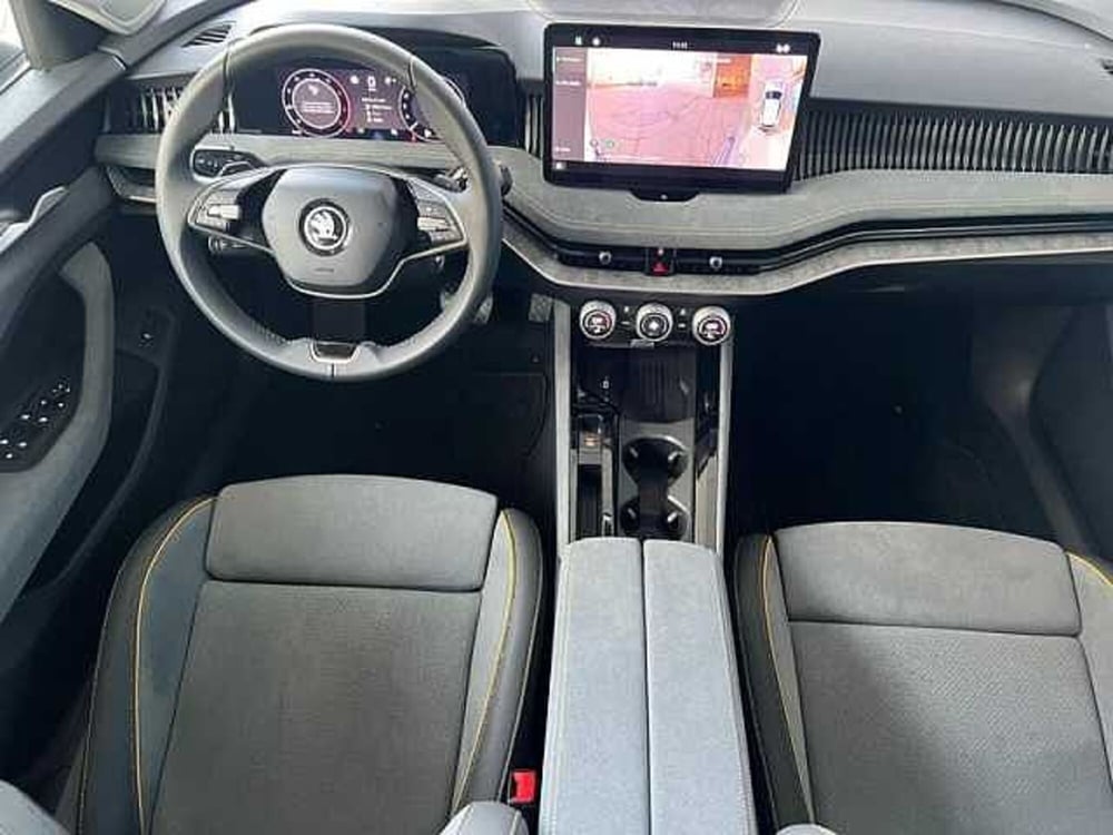 Skoda Superb nuova a Cosenza (12)