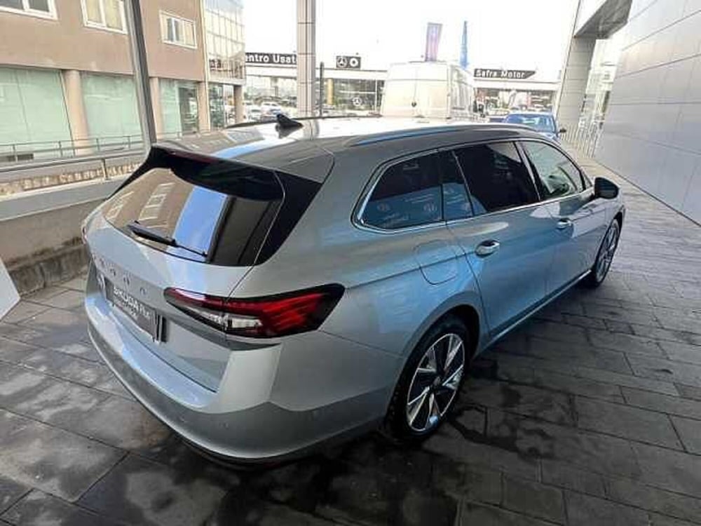 Skoda Superb nuova a Cosenza (7)