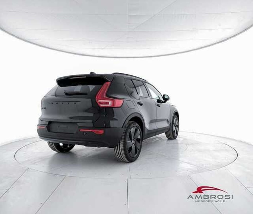 Volvo XC40 nuova a Viterbo (3)