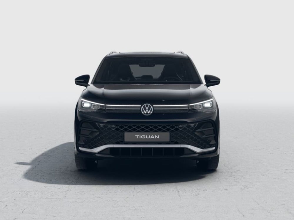 Volkswagen Tiguan nuova a Novara (5)