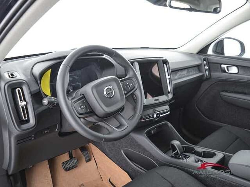 Volvo XC40 nuova a Viterbo (8)