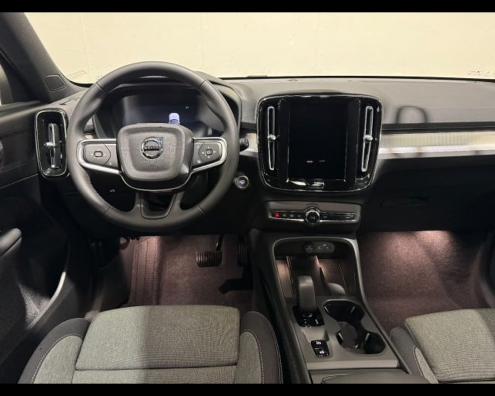 Volvo XC40 nuova a Treviso (3)