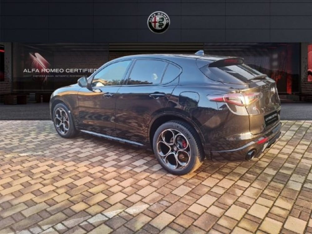 Alfa Romeo Stelvio nuova a Monza e Brianza (7)