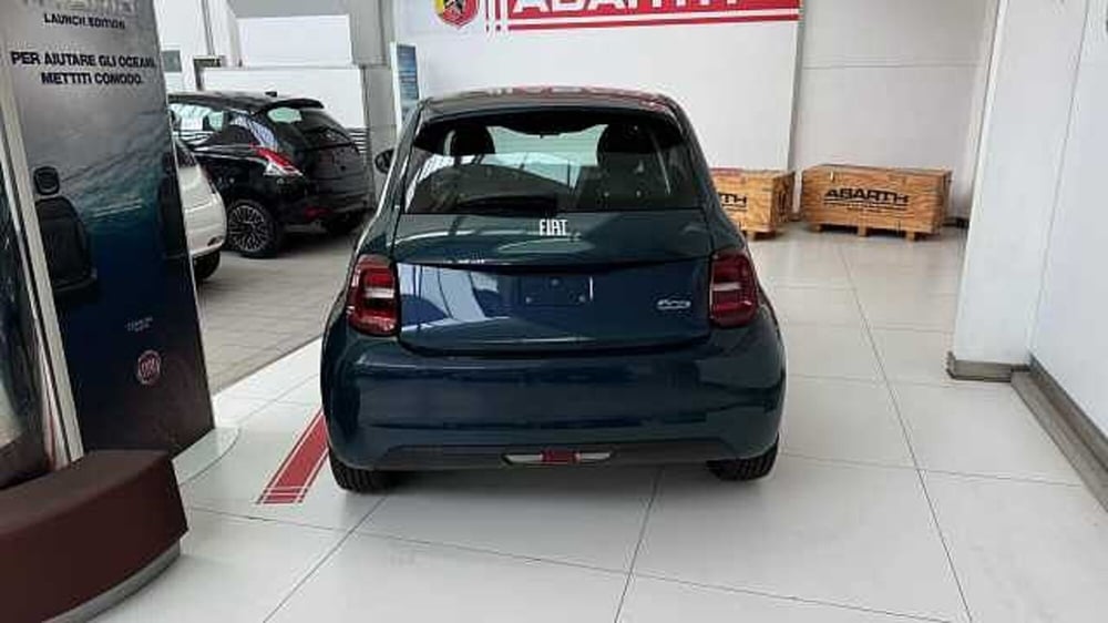 Fiat 500e nuova a Milano (3)