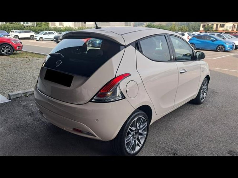 Lancia Ypsilon usata a Asti (5)