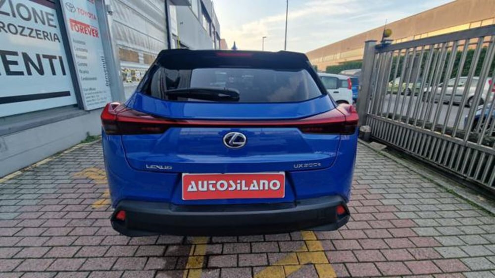 Lexus UX usata a Milano (5)