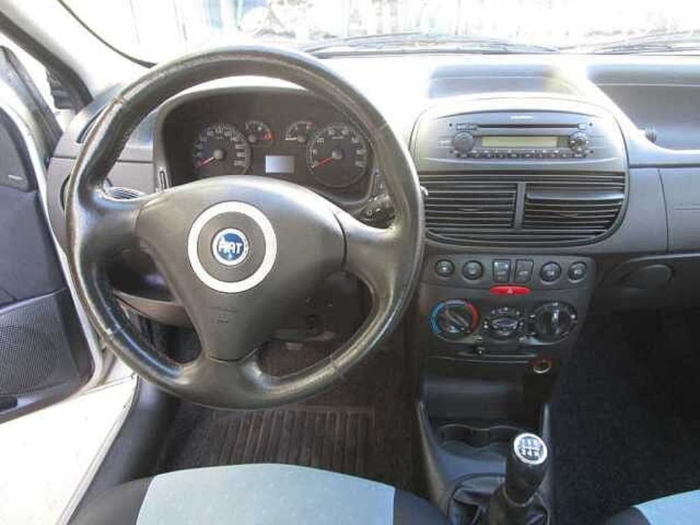 Fiat Punto usata a Roma (9)