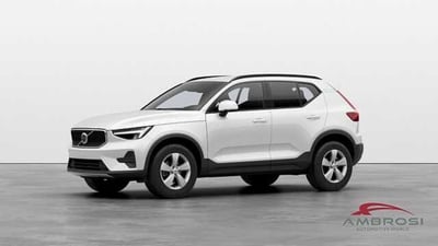 Volvo XC40 B3 automatico Essential  nuova a Viterbo