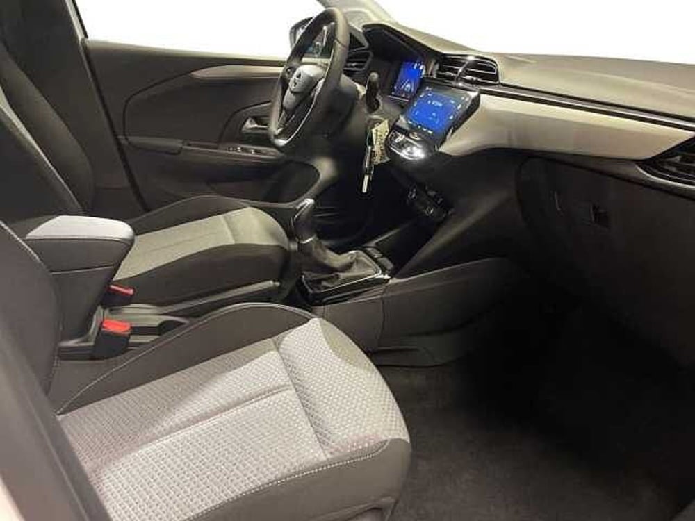 Opel Corsa nuova a Salerno (13)