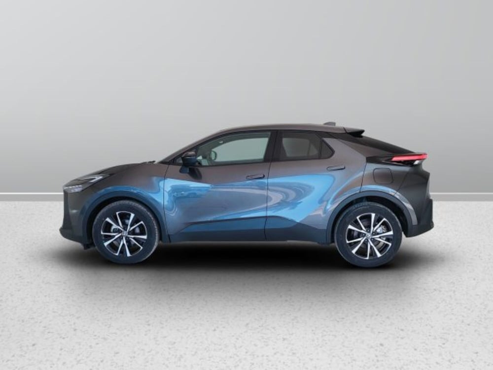 Toyota Toyota C-HR nuova a Teramo (3)