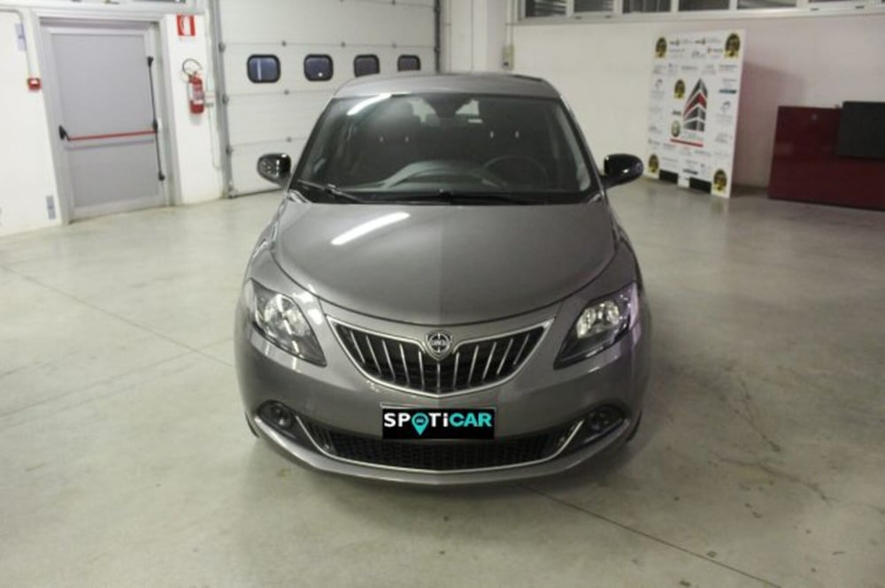 Lancia Ypsilon usata a Terni (2)