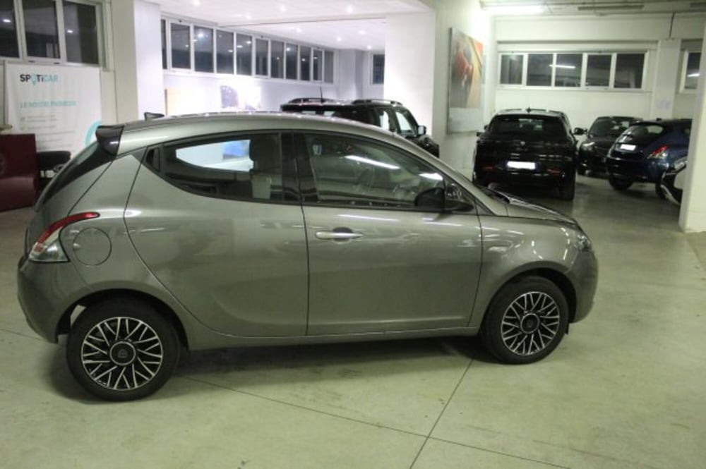 Lancia Ypsilon usata a Terni (6)