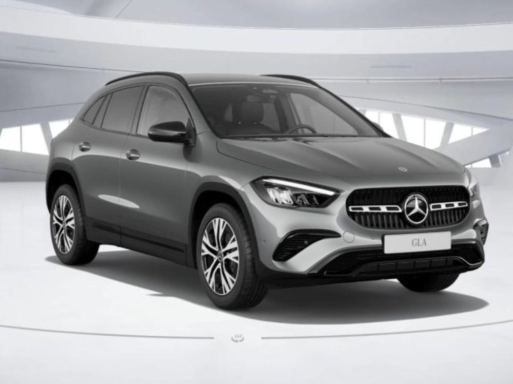 Mercedes-Benz GLA SUV nuova a Verona