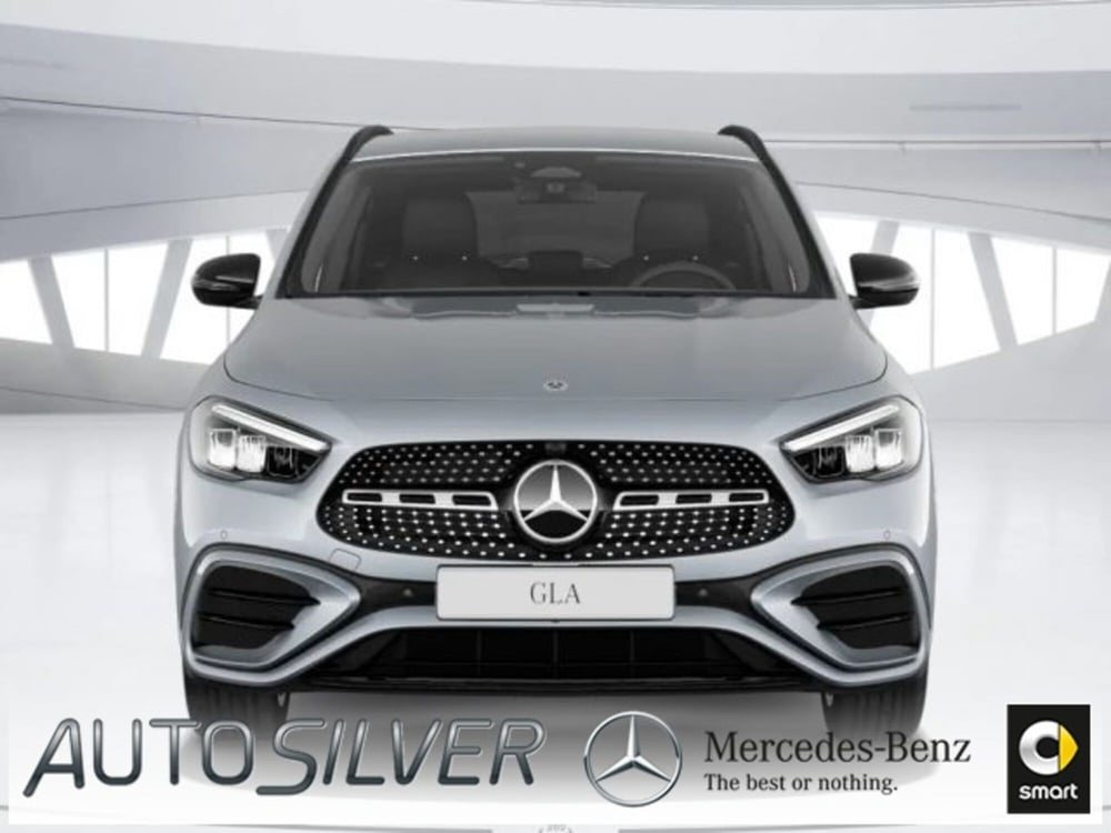 Mercedes-Benz GLA SUV nuova a Verona (3)