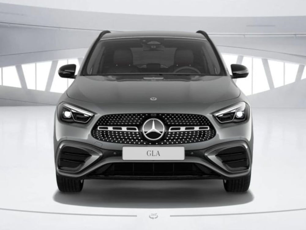 Mercedes-Benz GLA SUV nuova a Verona (3)