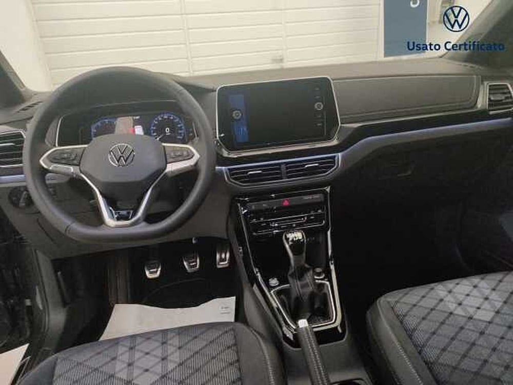 Volkswagen T-Cross nuova a Varese (15)