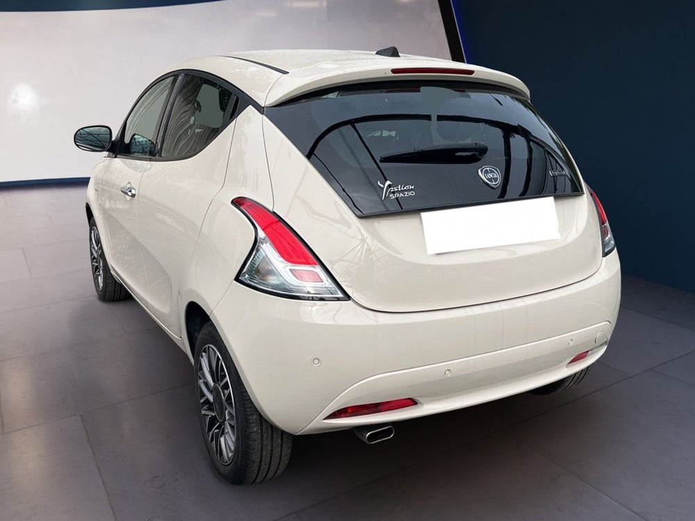 Lancia Ypsilon usata a Torino (6)