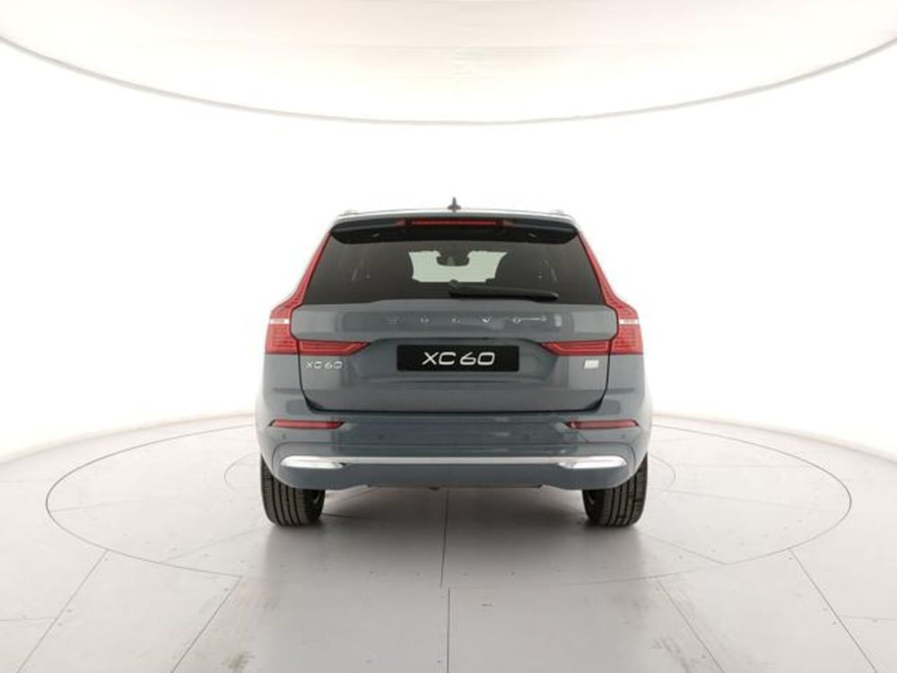 Volvo XC60 nuova a Modena (4)