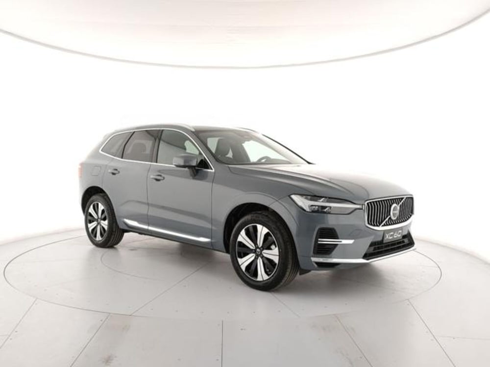 Volvo XC60 nuova a Modena (6)