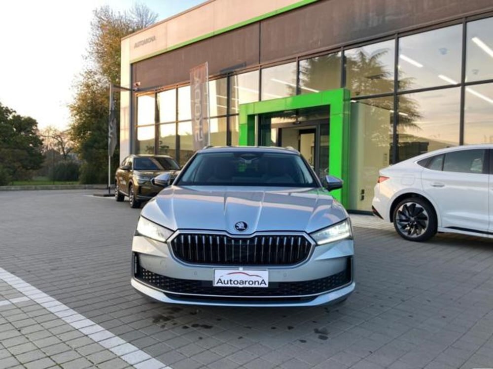 Skoda Superb Station Wagon nuova a Novara (2)