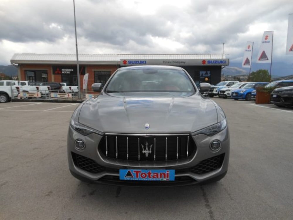 Maserati Levante usata a L'Aquila (2)