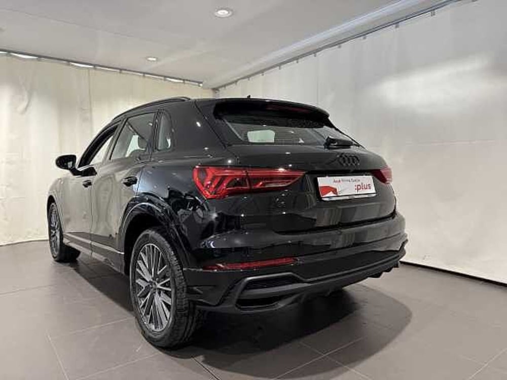 Audi Q3 Sportback nuova a Genova (2)