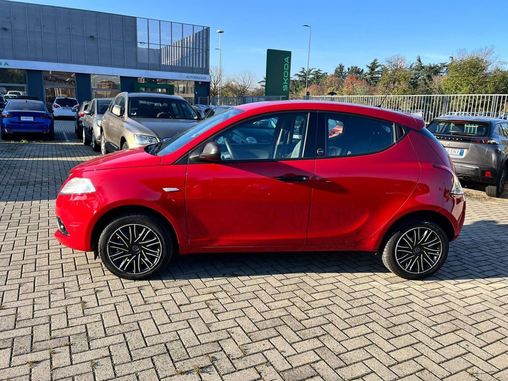 Lancia Ypsilon usata a Milano (3)