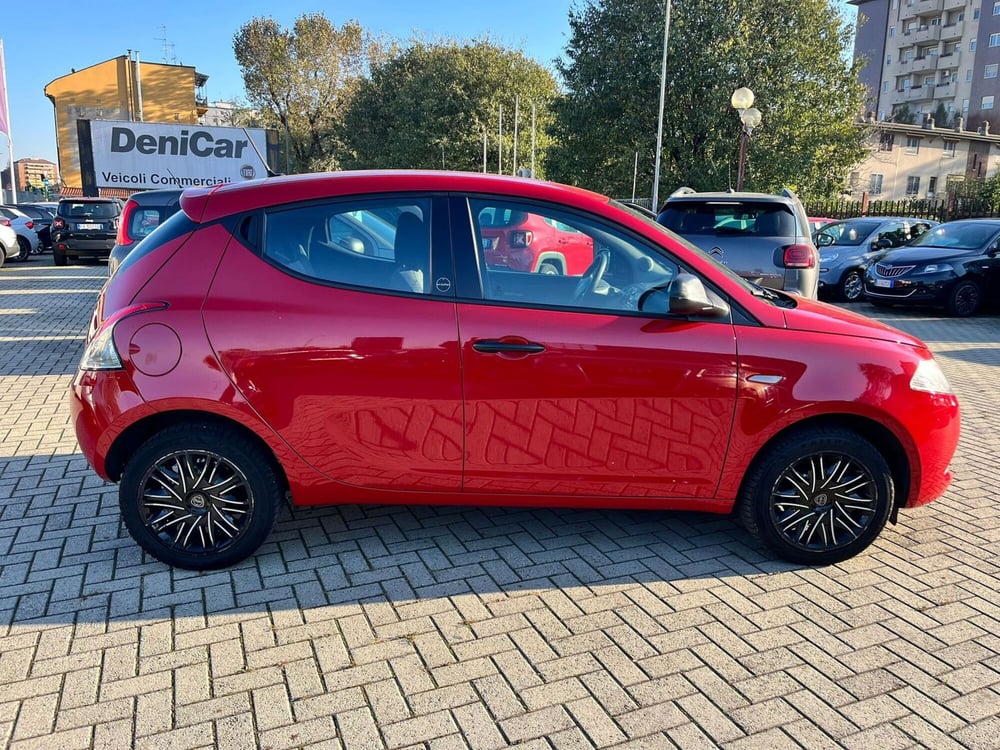 Lancia Ypsilon usata a Milano (4)