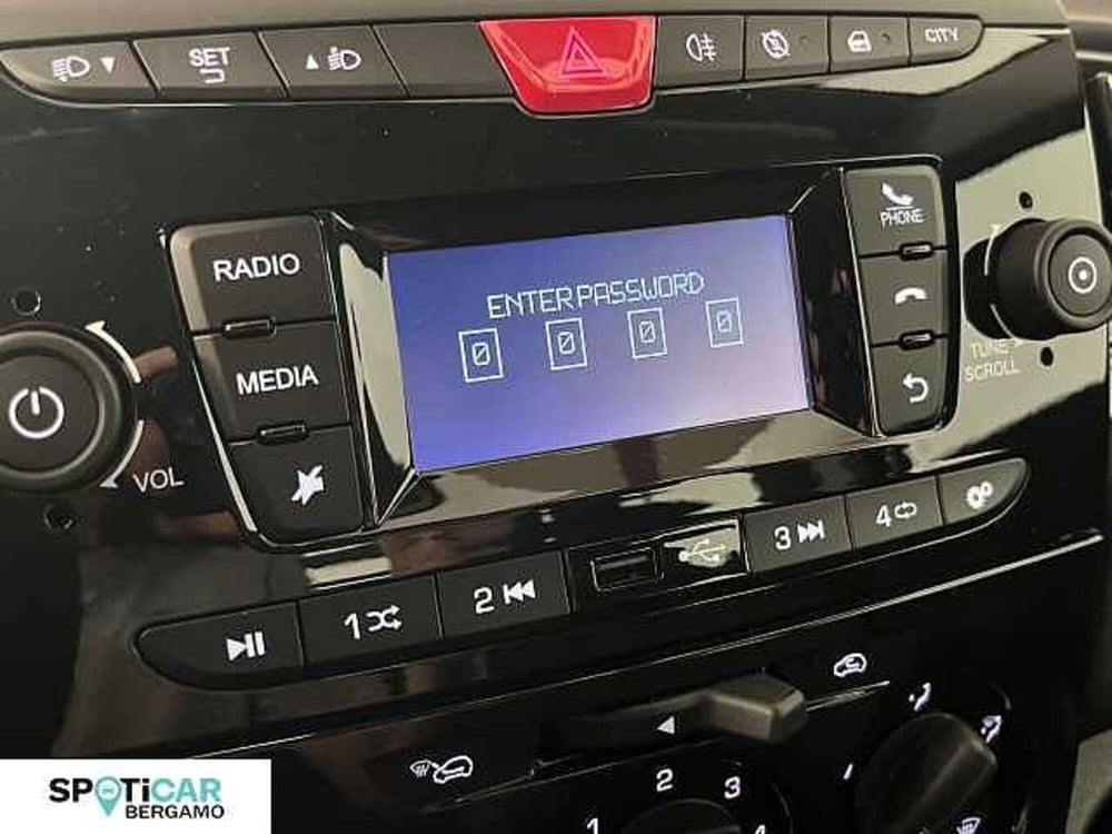Lancia Ypsilon nuova a Bergamo (10)