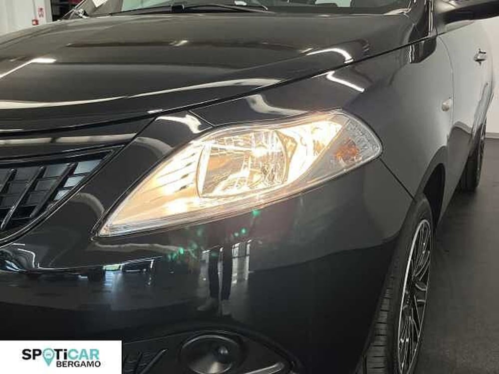 Lancia Ypsilon nuova a Bergamo (14)