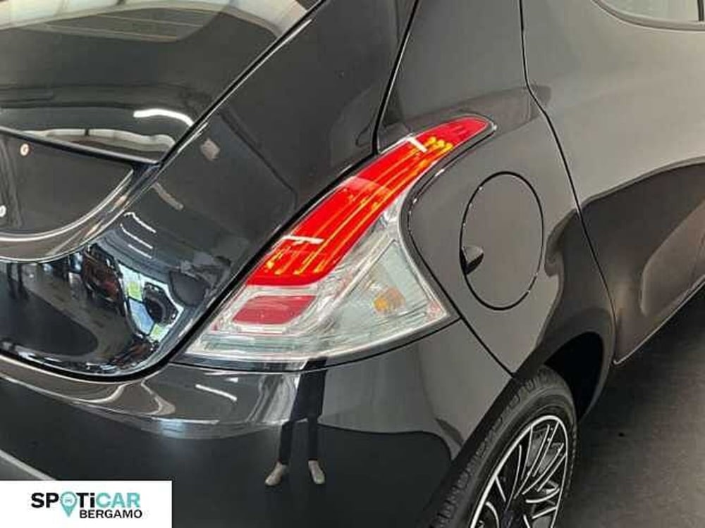 Lancia Ypsilon nuova a Bergamo (15)