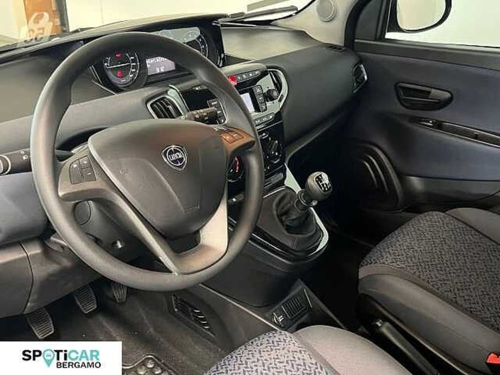 Lancia Ypsilon nuova a Bergamo (7)