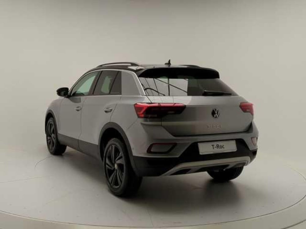 Volkswagen T-Roc nuova a Avellino (5)