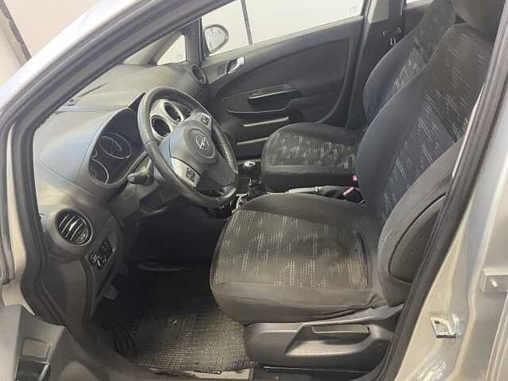 Opel Corsa usata a Napoli (12)