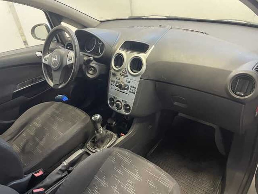 Opel Corsa usata a Napoli (7)