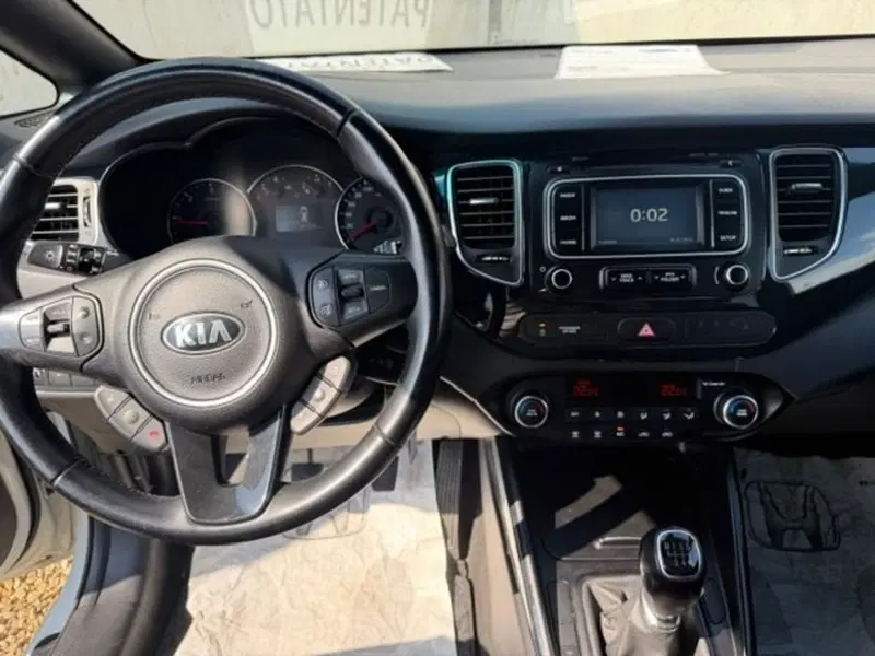 Kia Carens usata a Prato (9)