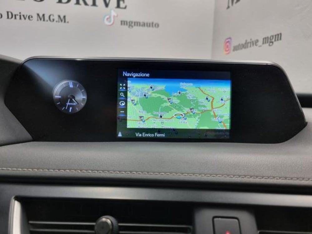 Lexus UX usata a Como (12)