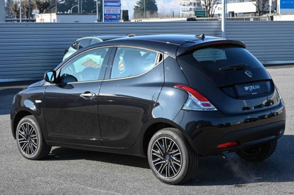 Lancia Ypsilon nuova a Torino (7)